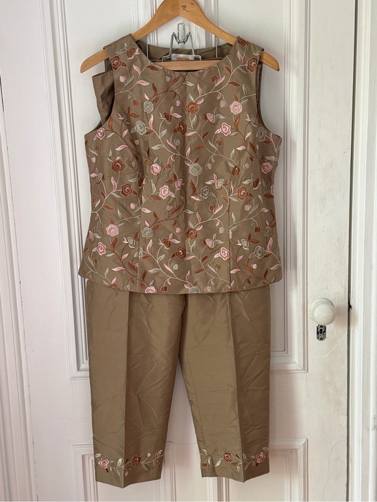 Talbots Pants - Talbots 100% Silk Lined Two Piece Floral Embroidery Top and Pants size 12
